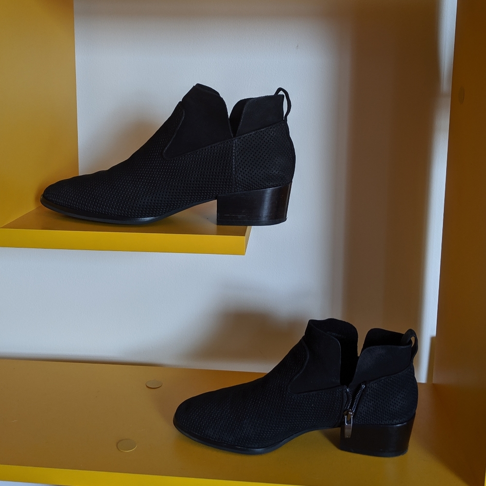 Via Spiga Tricia booties size 7.5